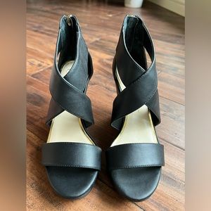 Jessica Simpson Women’s Jinxxi Wedge Sandal Size 5